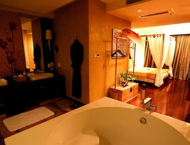 西安新城区养生会所的黄昏恋：当爱情遇上八十岁